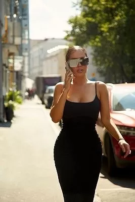 Базовое платье на бретельках черное