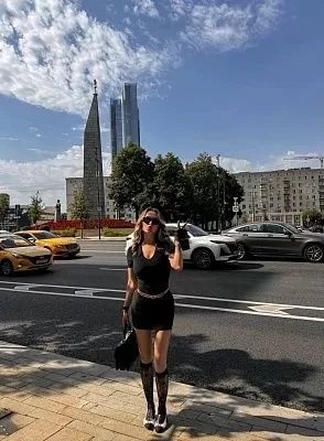Платье-мини с воротничком, черное