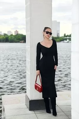 Платье-футляр Шарм 