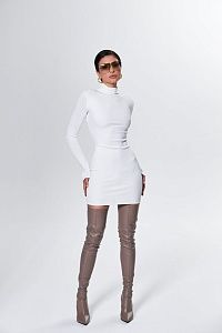 Платье белое базовое 