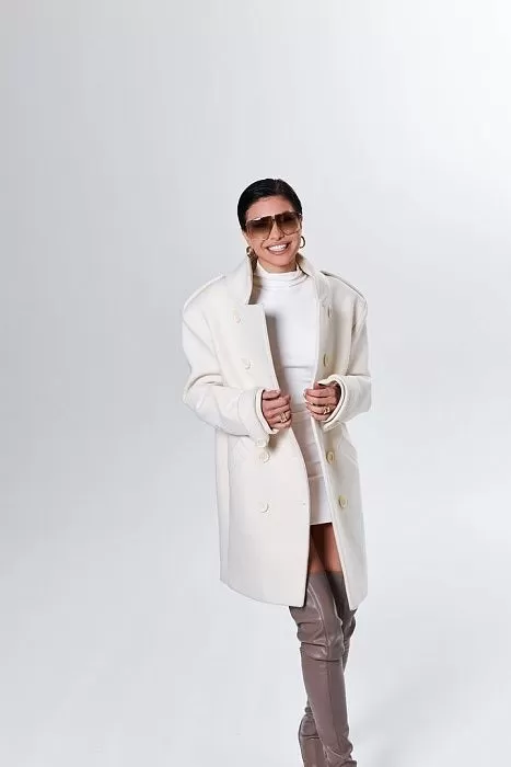 картинка Пальто с плечиками молочное от интернет магазина
